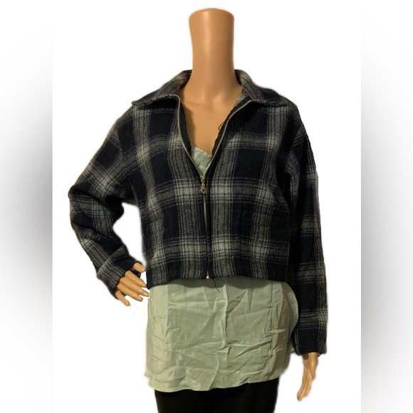 Country Seat Cropped Wool Jacket - Picture 2 of 5
